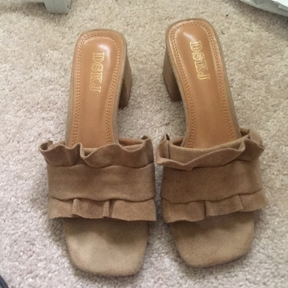 Peep toe mules